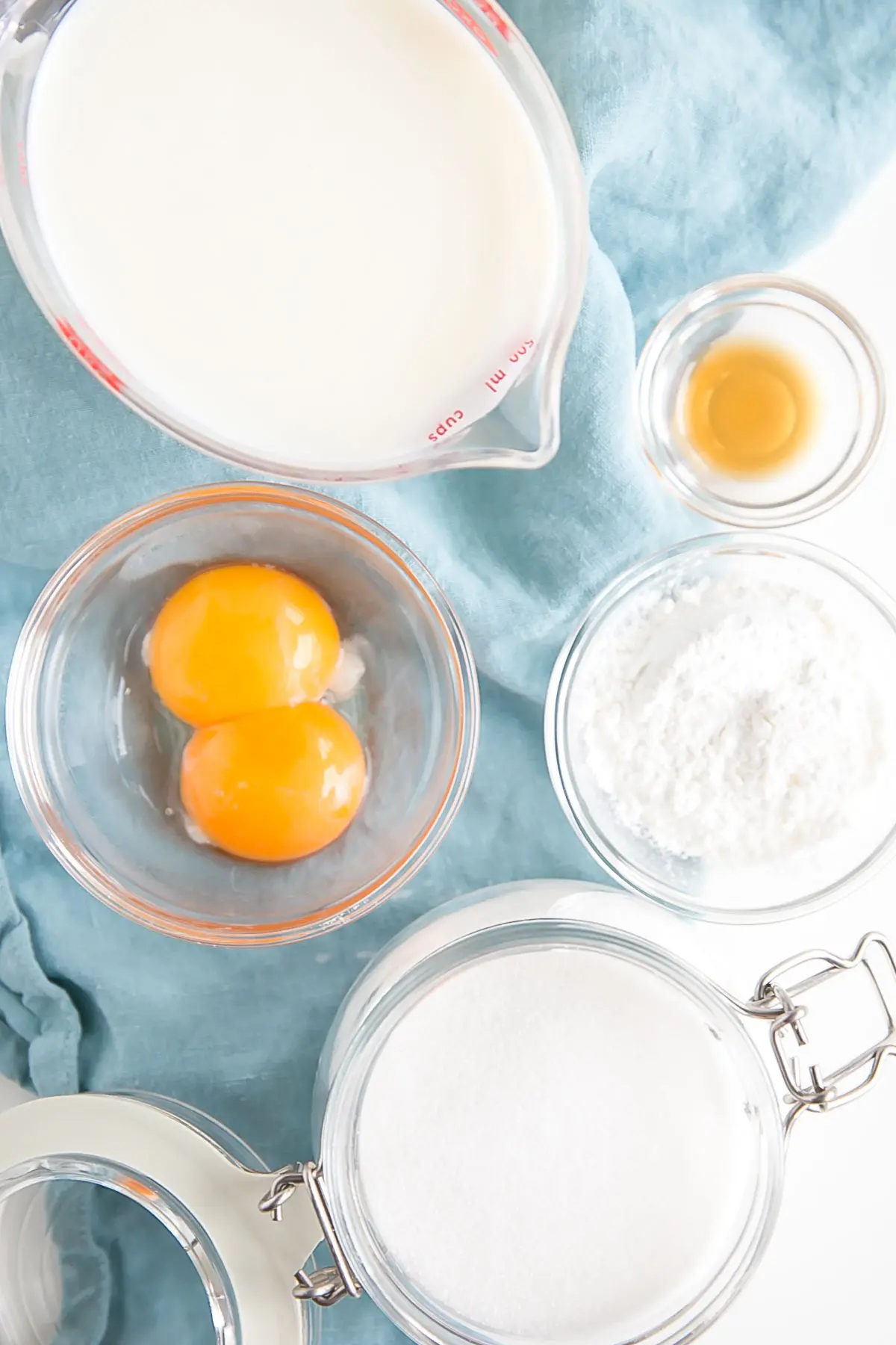 Picture of the ingredients needed to make vanilla custard.