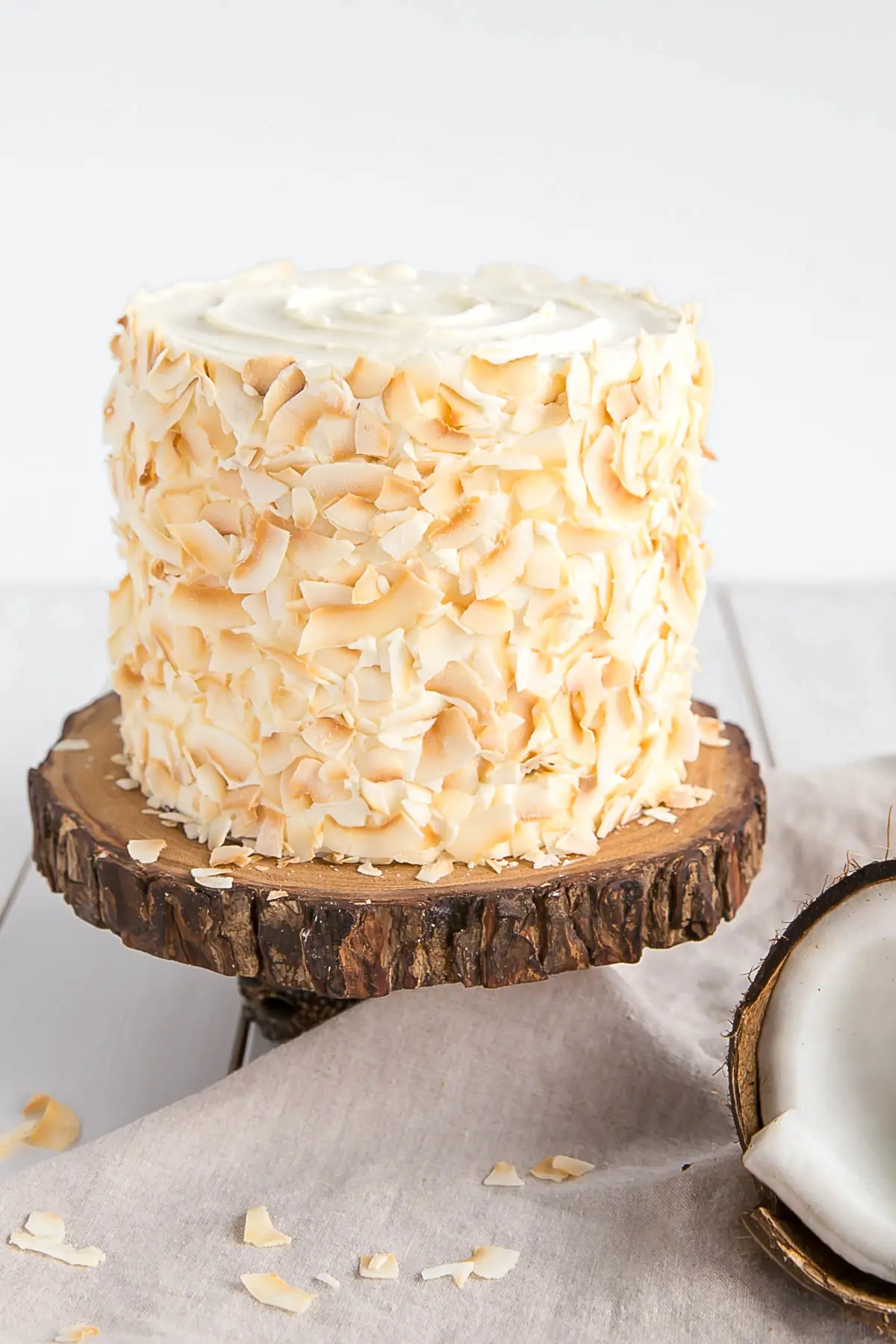 A cake sitting on top of a table