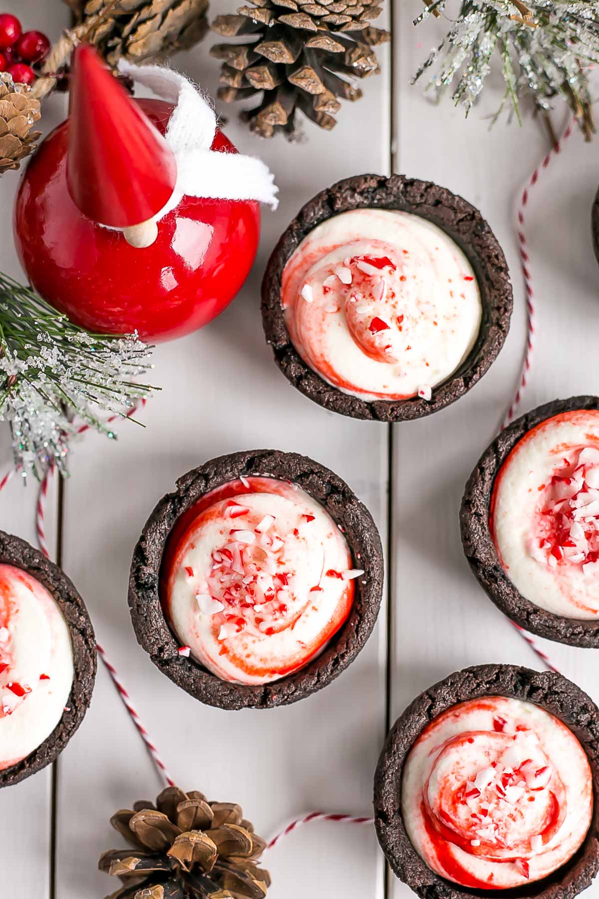 Overhead shot of cookie cups.