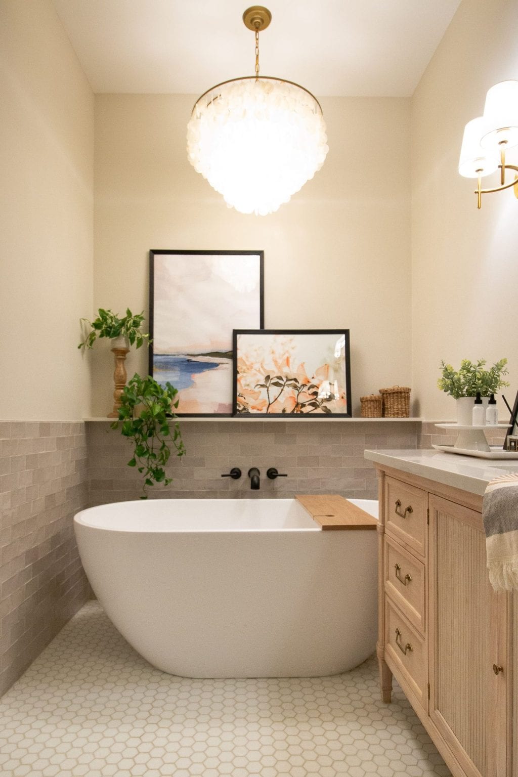 Jan's main bathroom freestanding tub