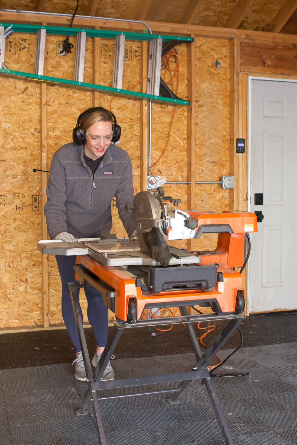 Using the wet saw for penny tile cuts