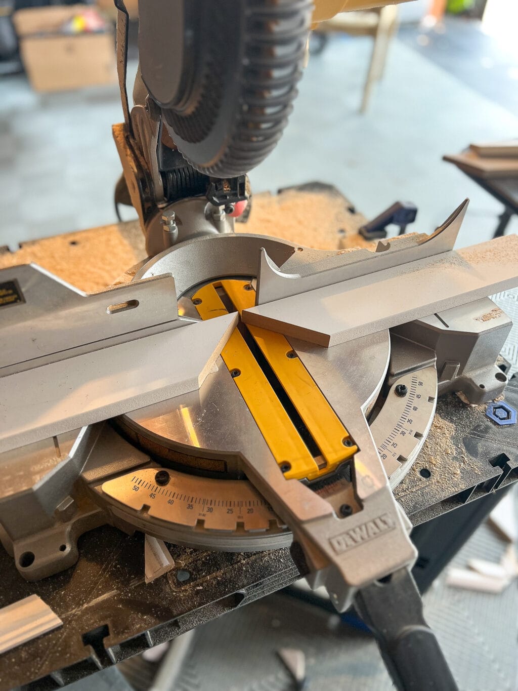 Making a fence to make an acute angle cut on the miter saw