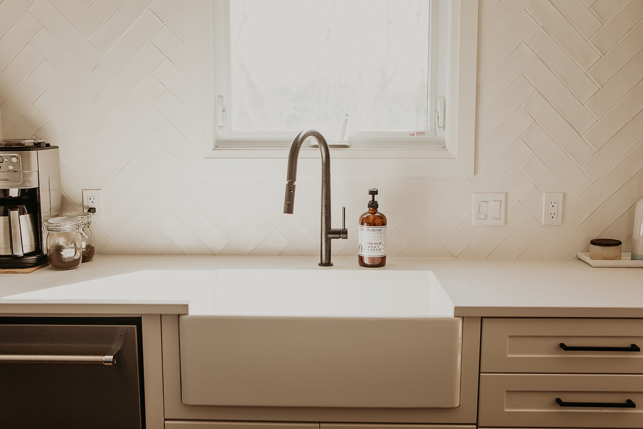 Farmhouse sink