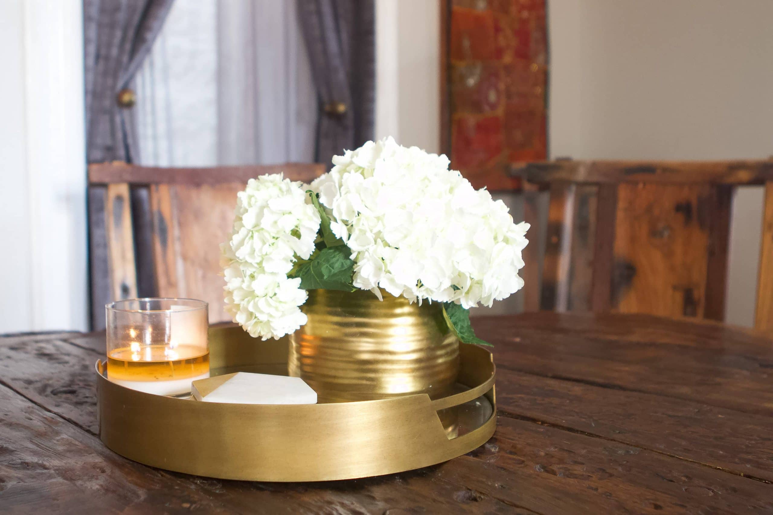 Flowers on the table in the dining room