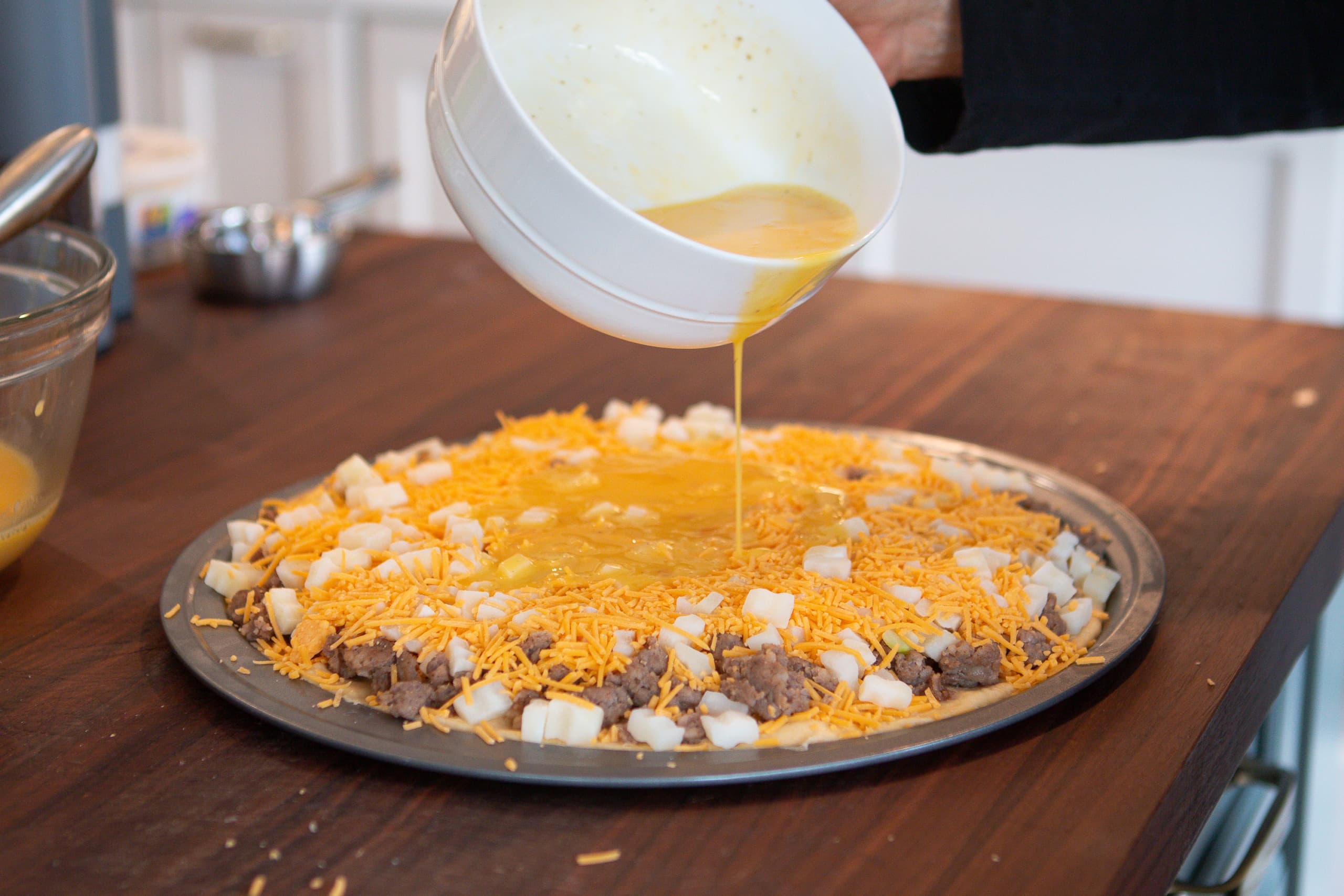 start in the middle when making your breakfast pizza