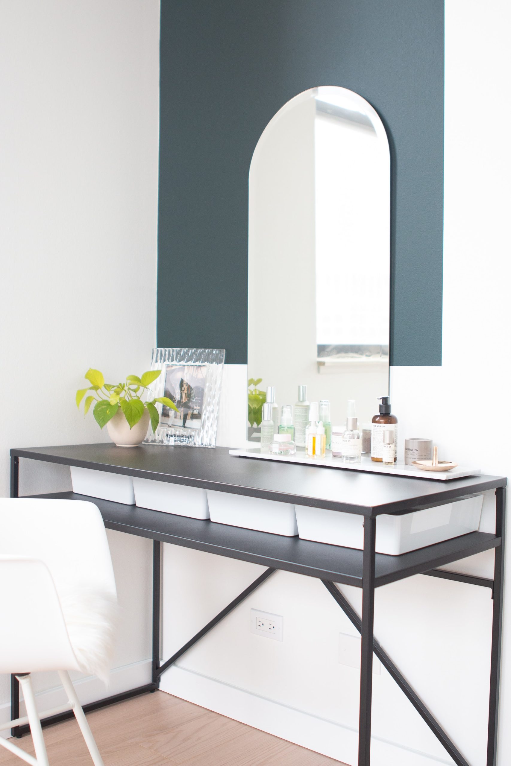 Vanity table in a bedroom