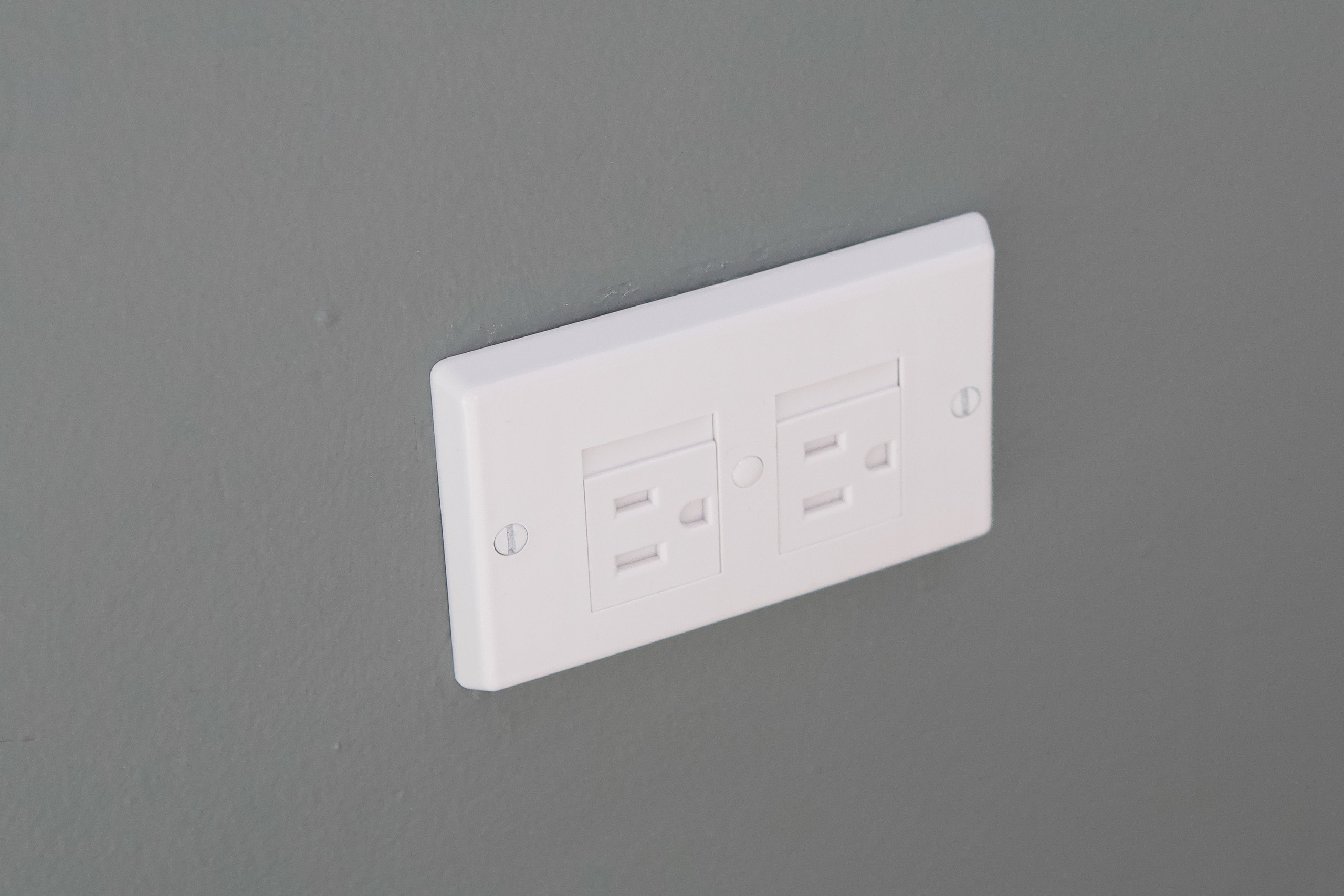 Tips to babyproof your home, use these electrical covers