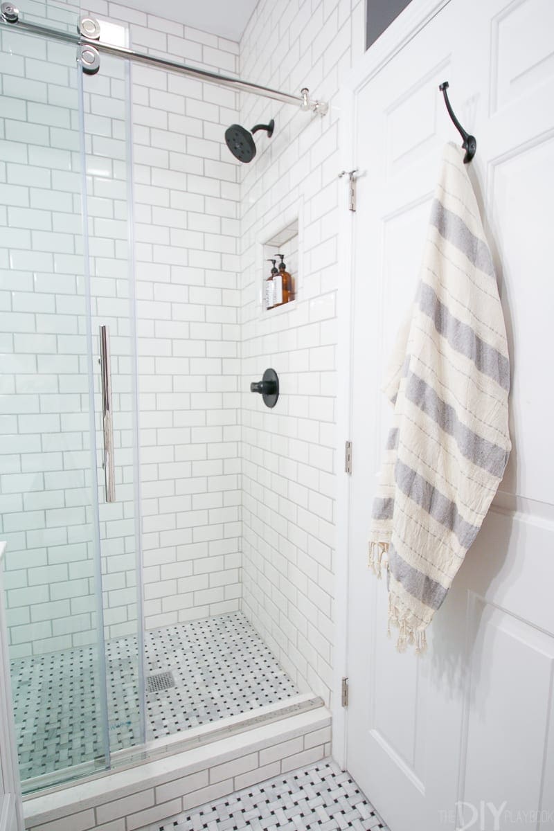 Bathroom decorating tips and tricks