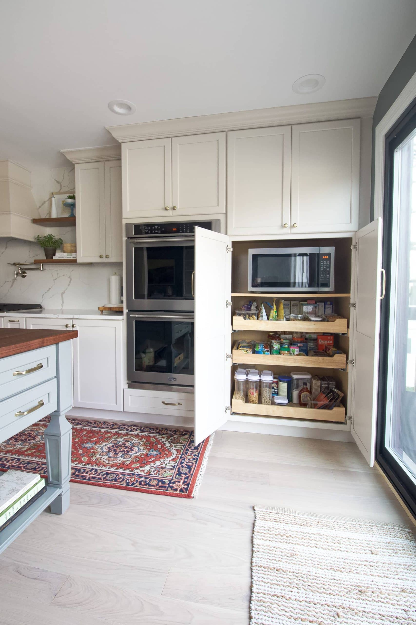 Pull-out pantry drawers