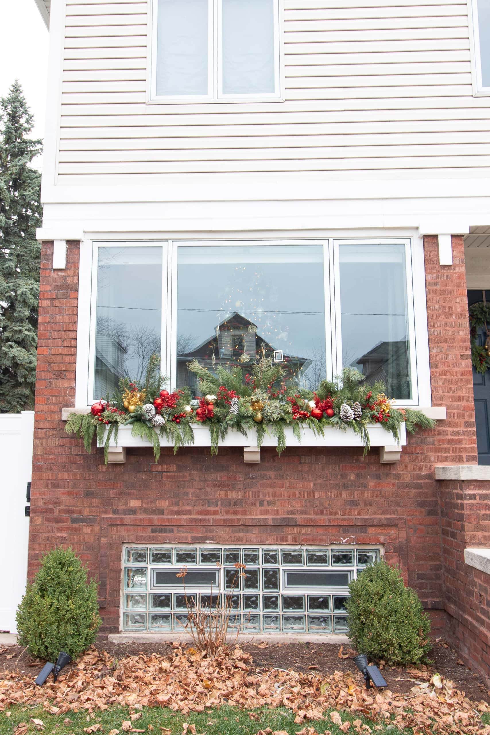 Our holiday front window box