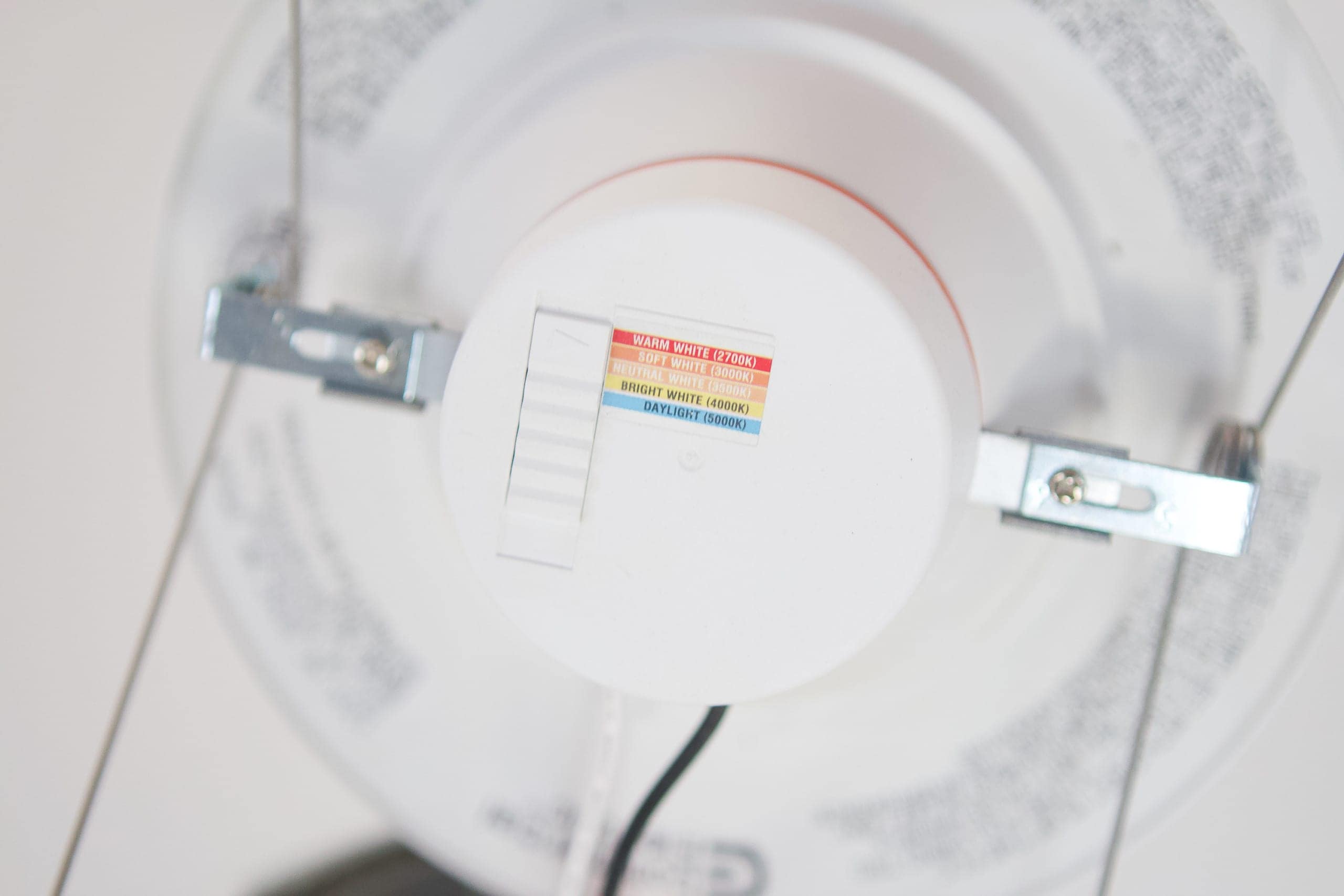 Changing the color temperature right on the LED recessed cans