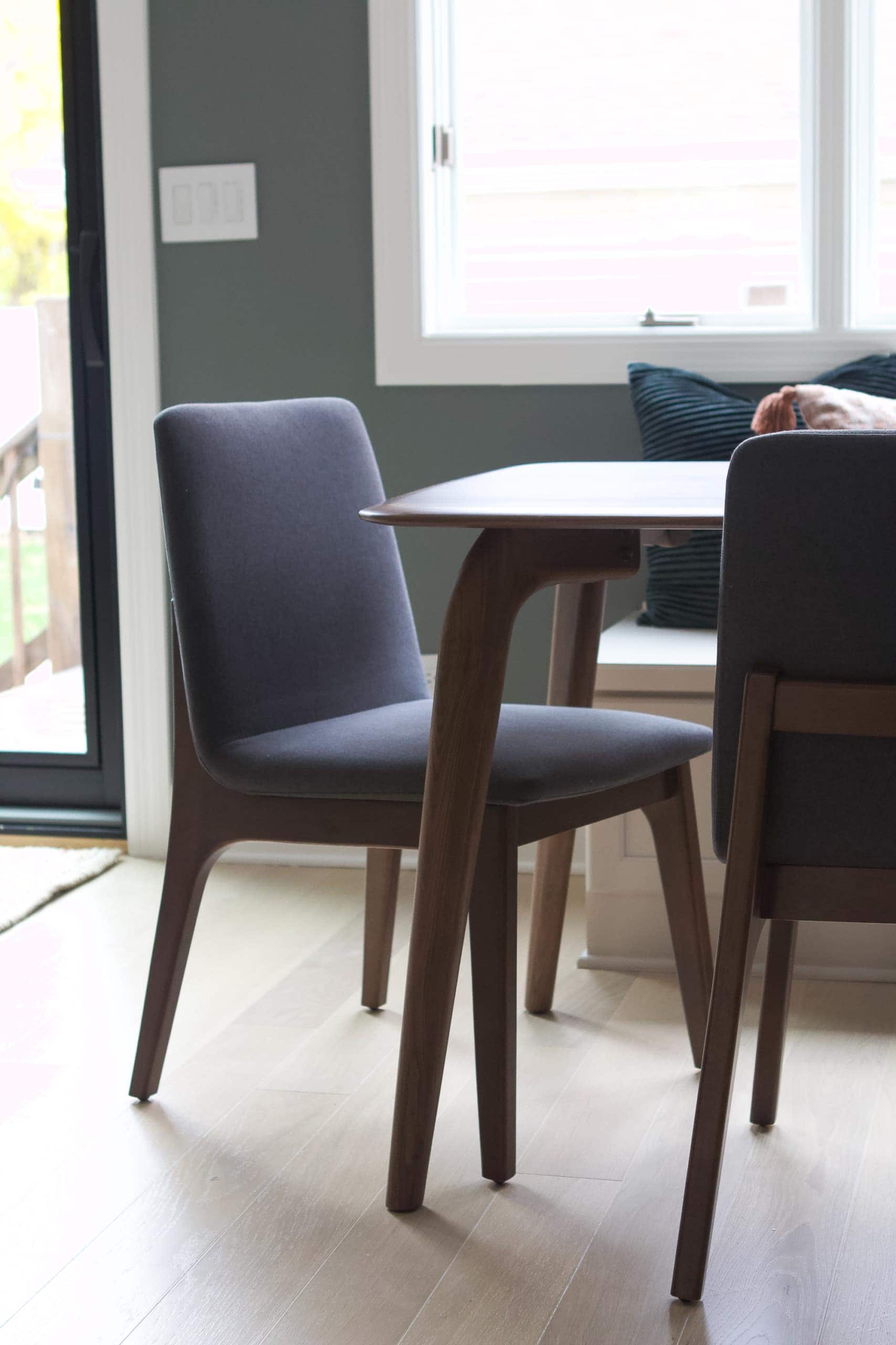 Choosing a dining chair