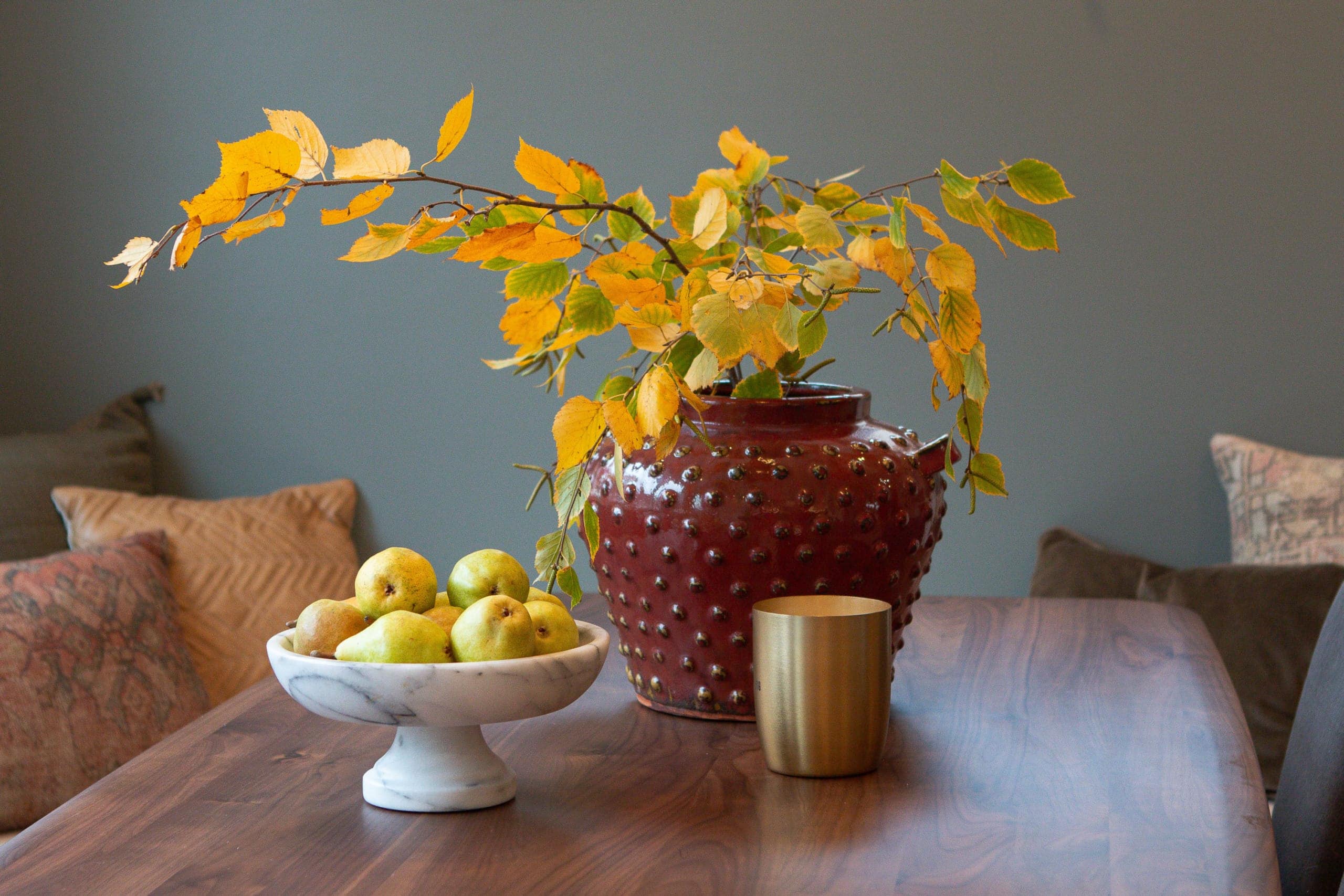 Accessorizing a wood dining room table