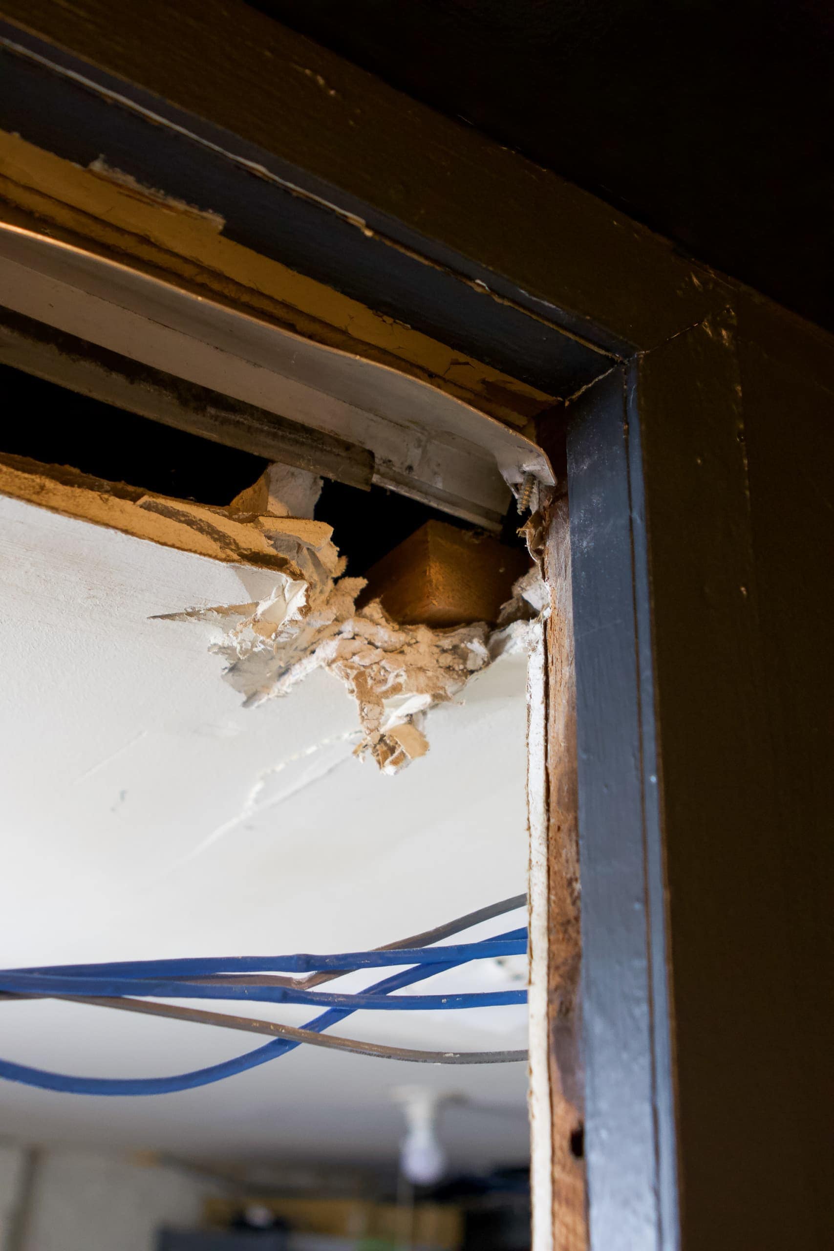 Ceiling in the storage unit