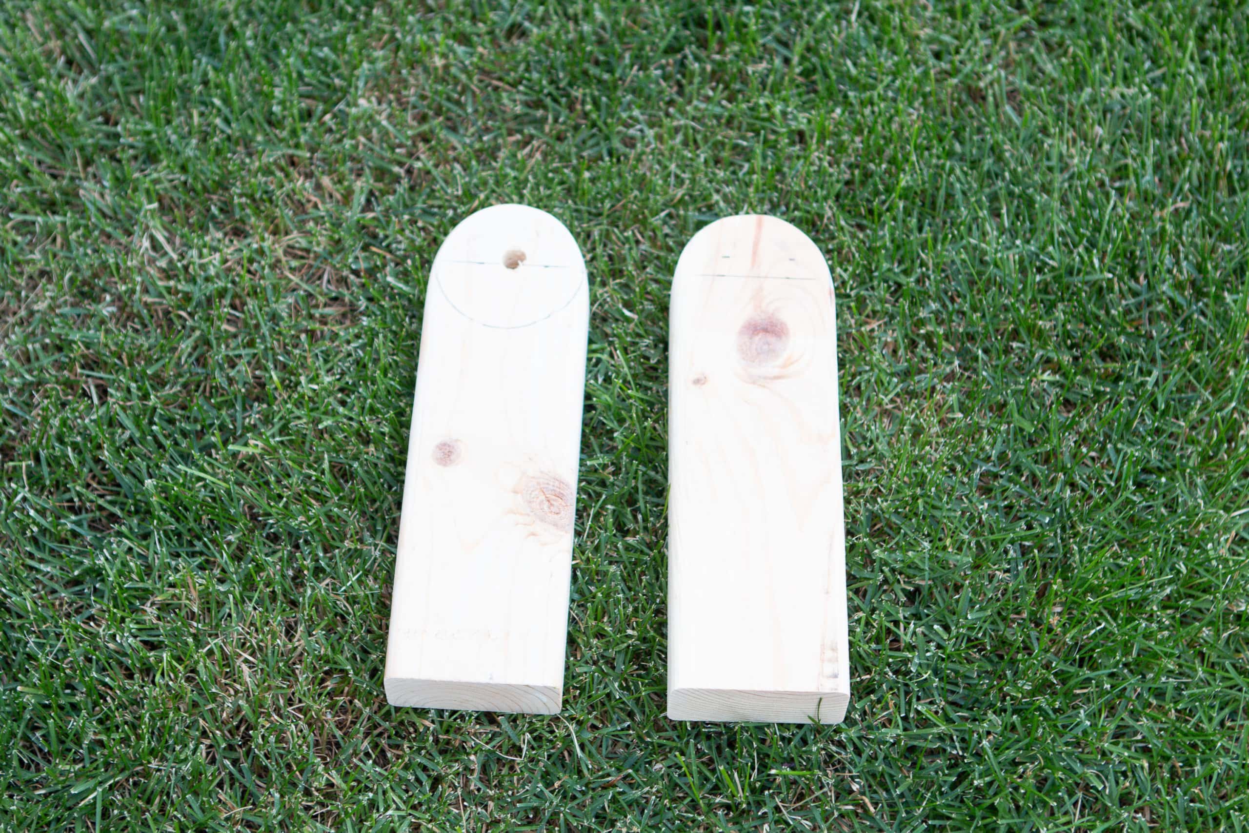 How to make legs for cornhole boards