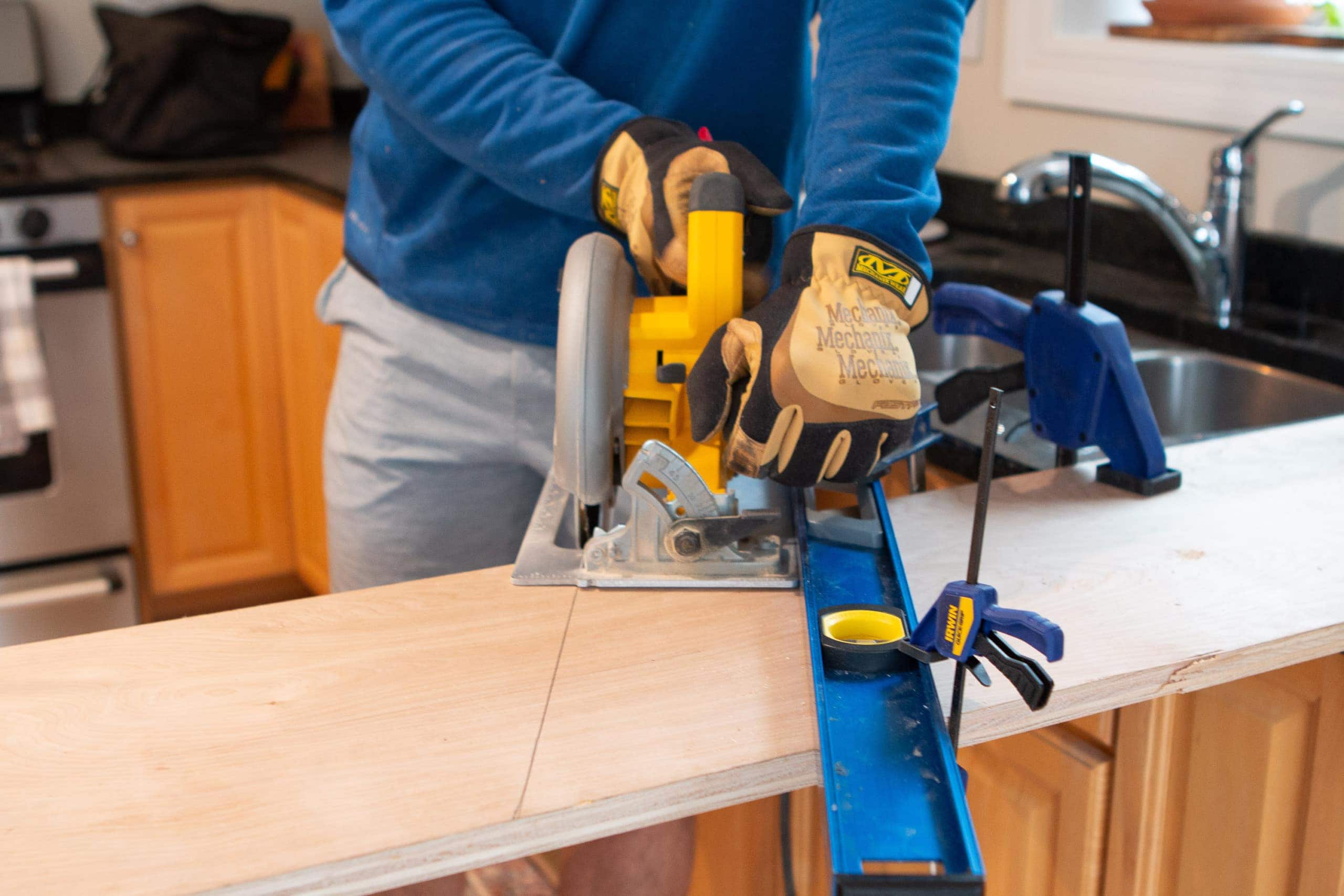 How to make vertical boards for DIY bookshelves