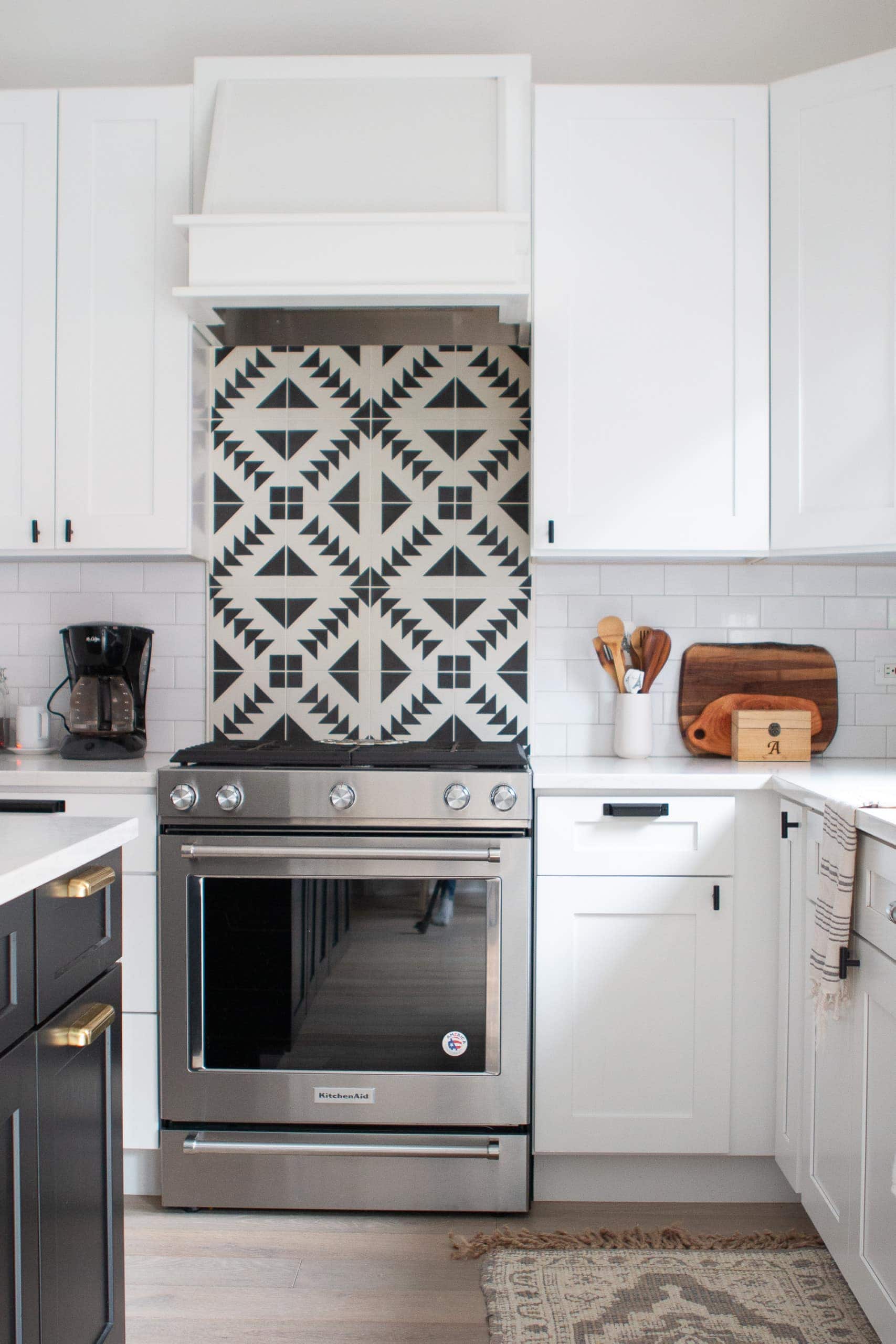 Patterned backsplash in kitchen