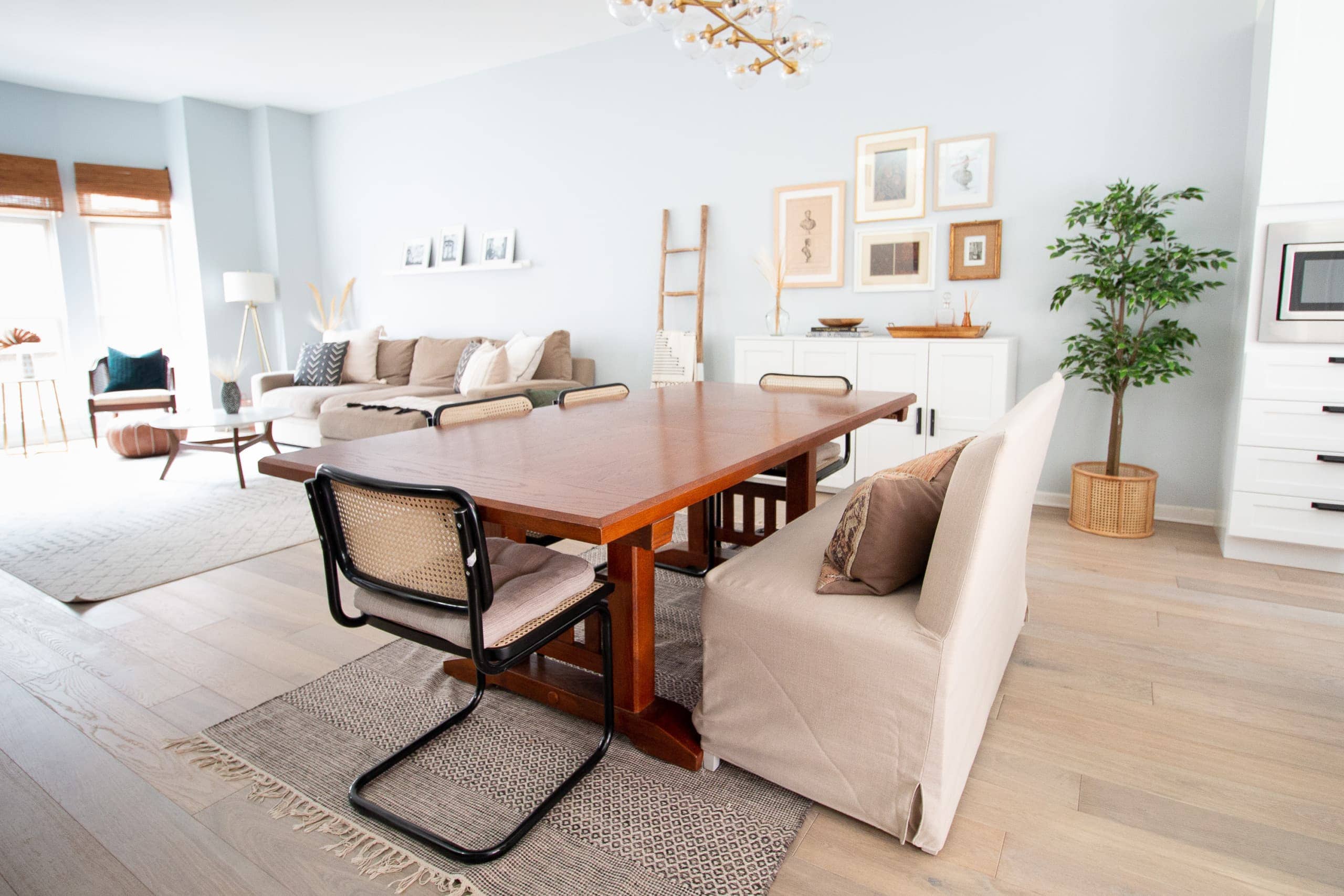 Dining room in a Chicago townhome