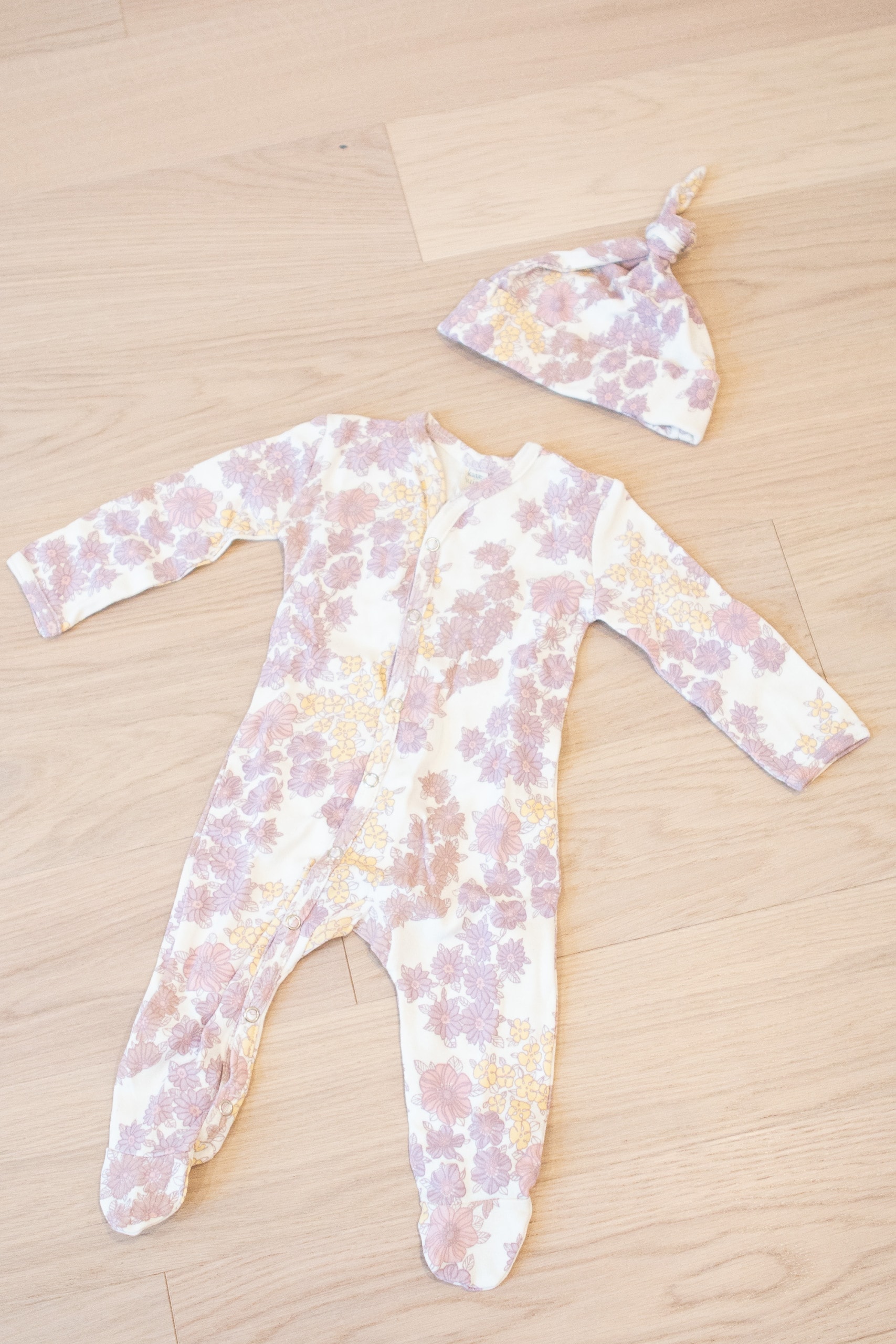 Choose a special onesie for hospital photos