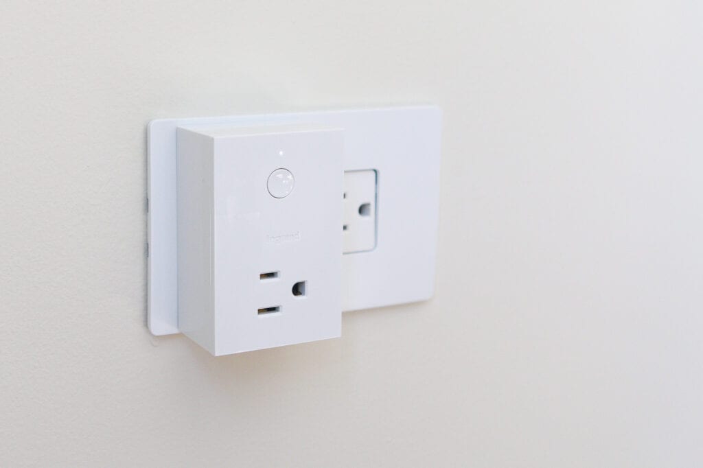 smart plug-in unit