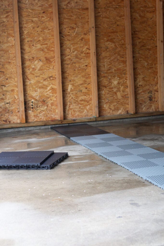 Garage floor tiles