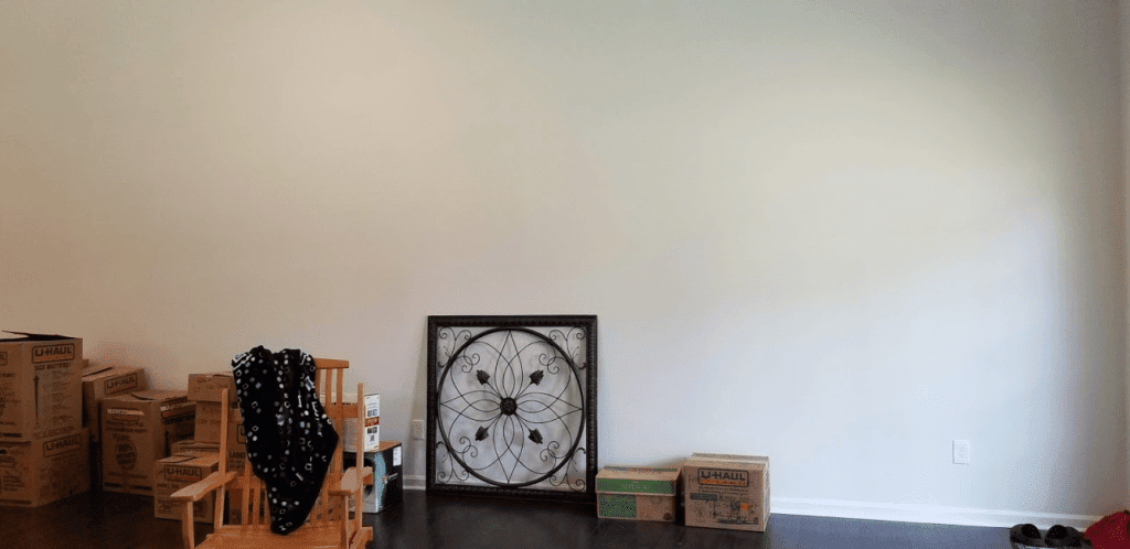 Reader SOS blank wall in living room