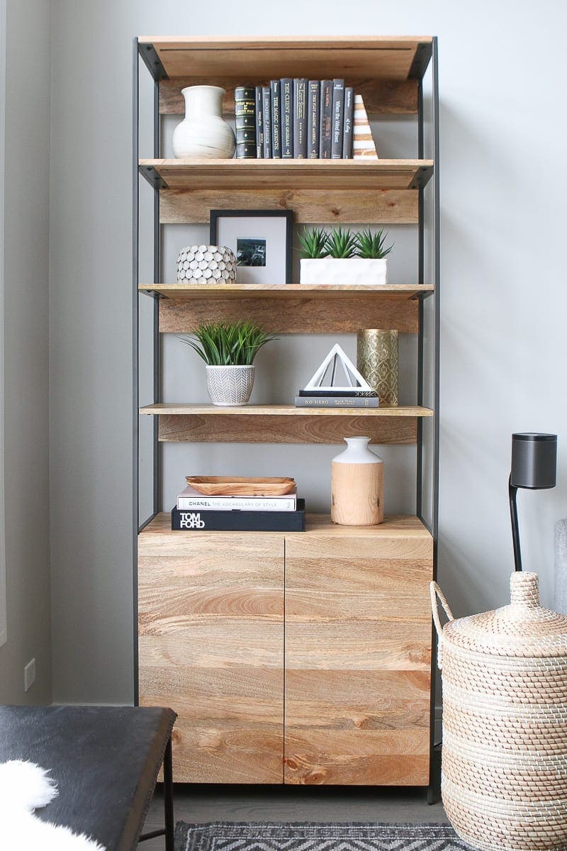 How to style a bookshelf