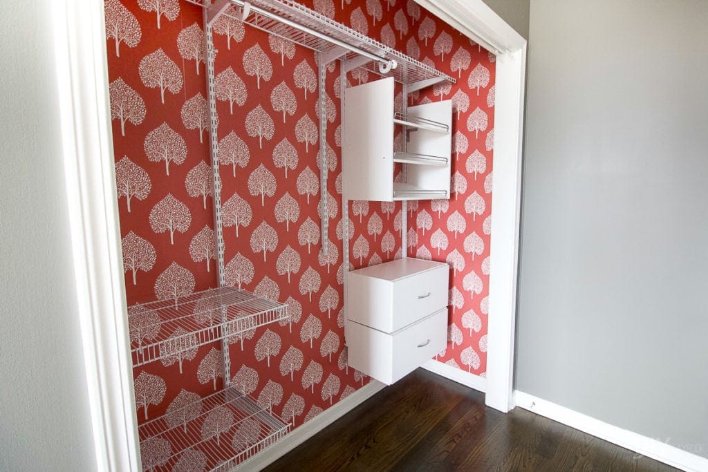 Rubbermaid closet organization system