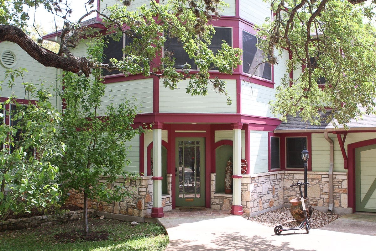 large airbnb in Austin Texas