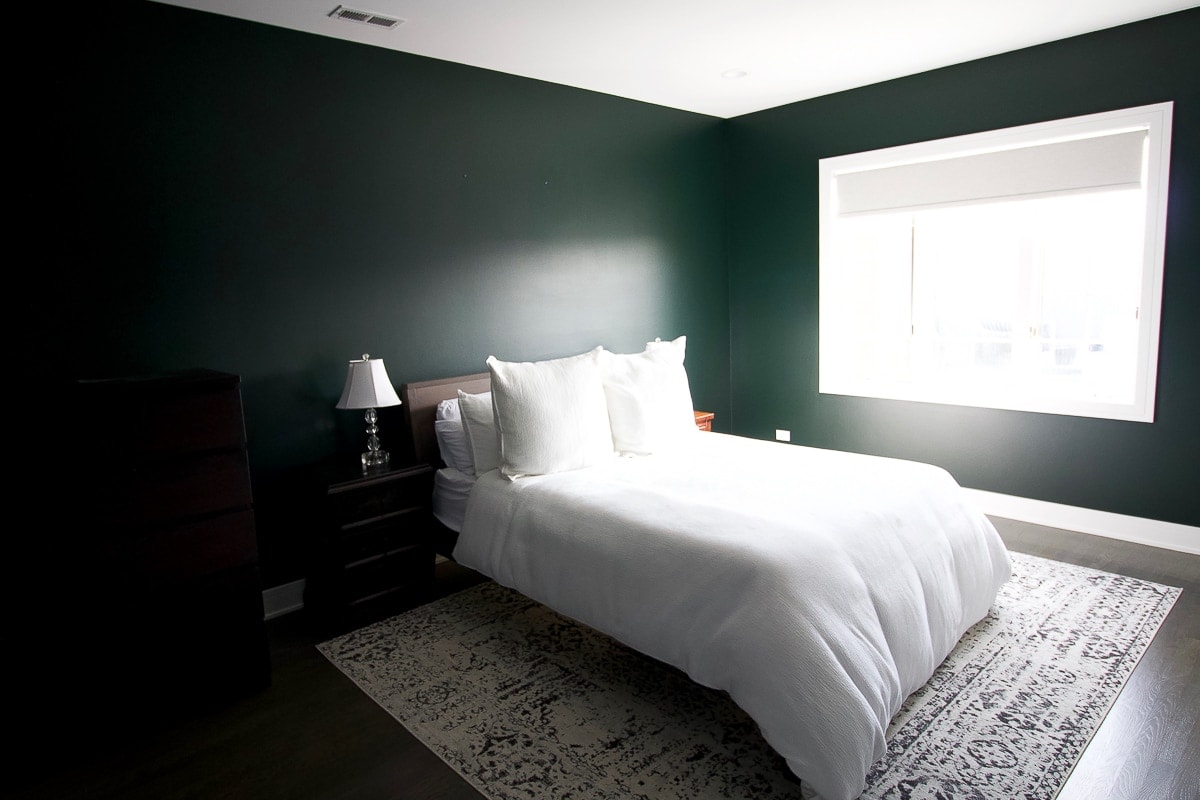 Deep green guest room color