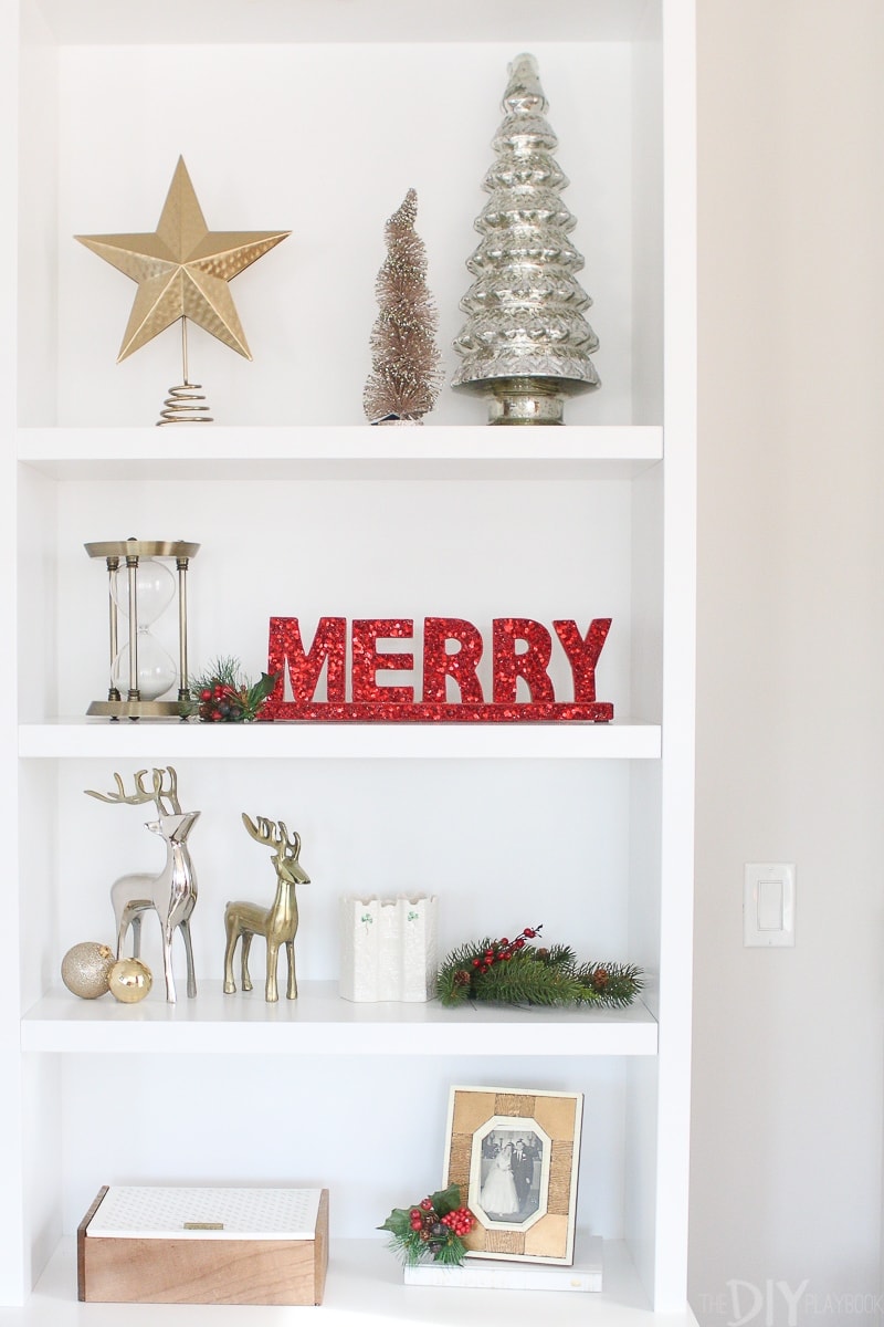 Decorating built-in shelves for the holidays