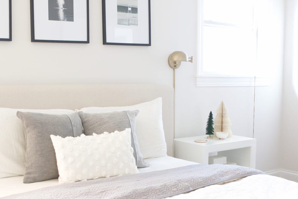 easy tips for decorating your bedroom for the holidays
