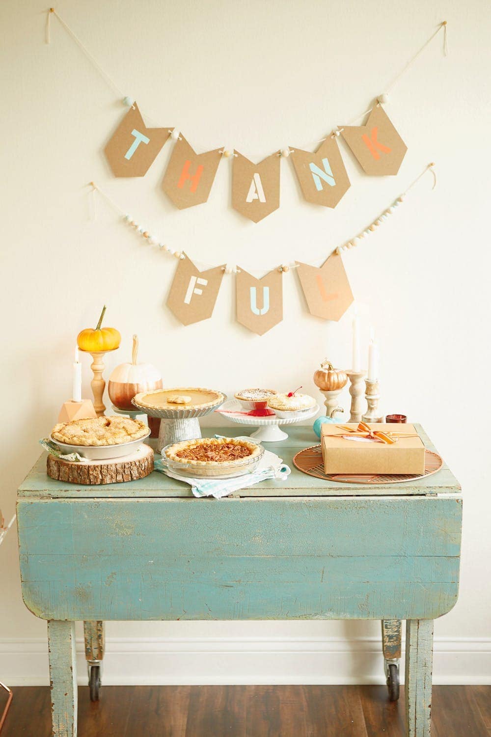 Make a friendsgiving dessert table