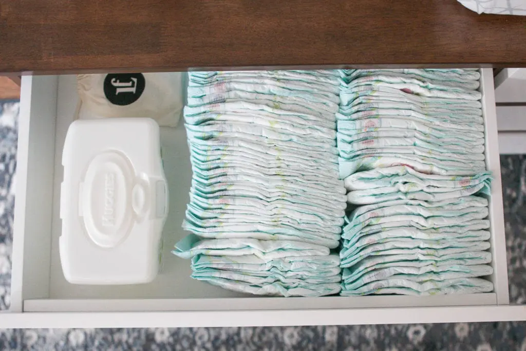how to organize diapers and wipes