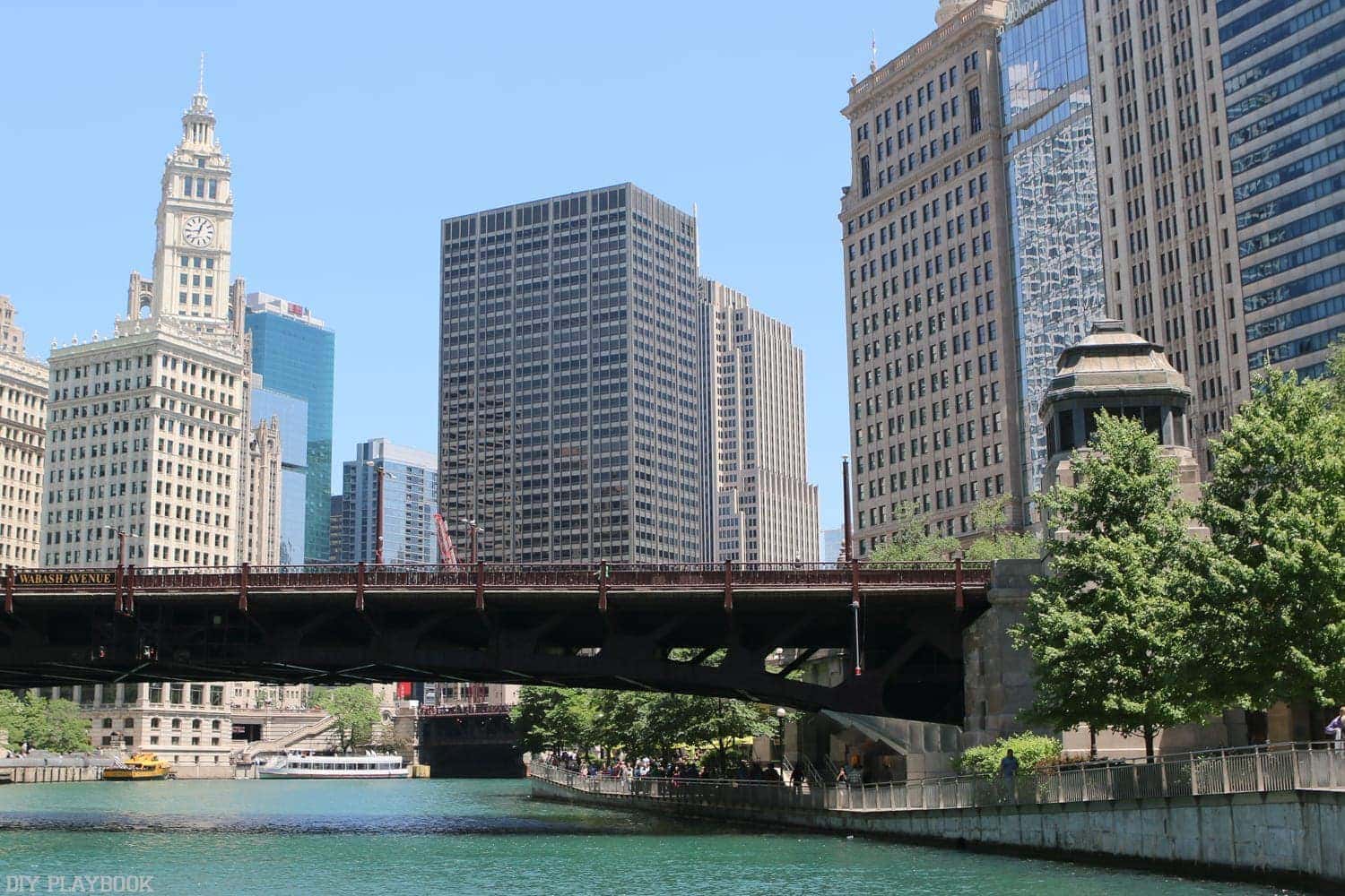 Gorgeous downtown Chicago and the river!