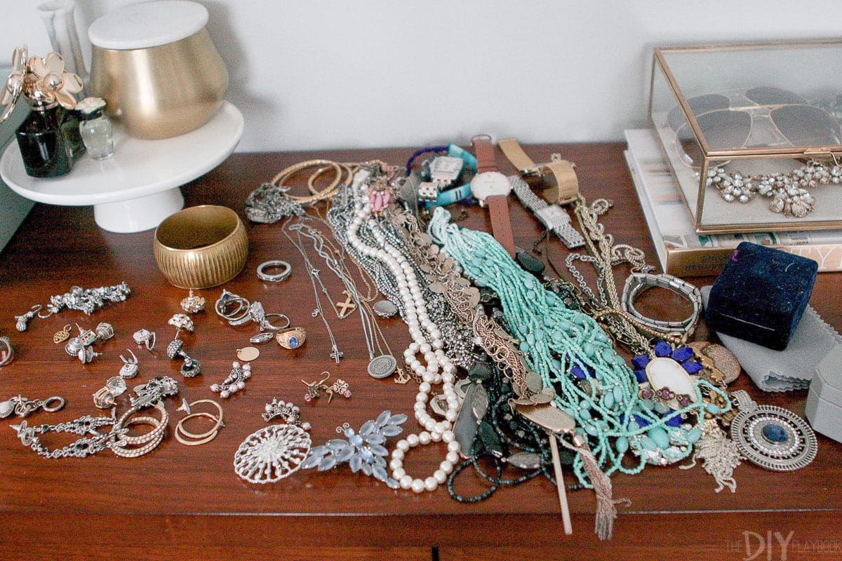 How to purge jewelry and keep your favorite pieces. 