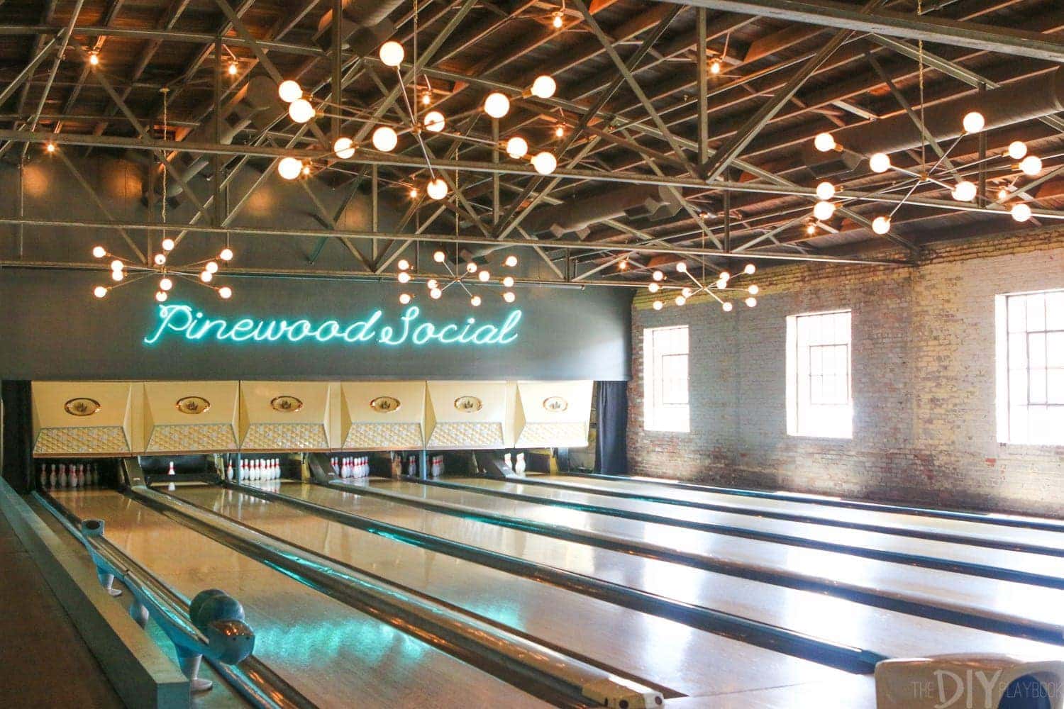 Travel_Nashville_pinewood_social_bowling