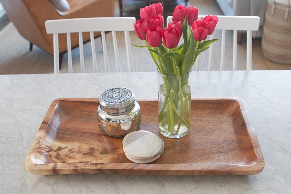 wood-tray-tulips