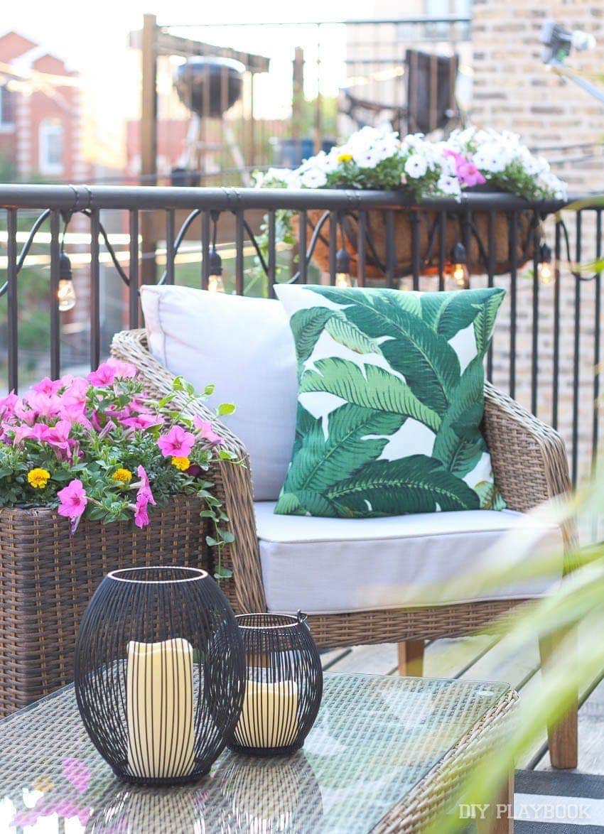 chair-lanterns-balcony-patio