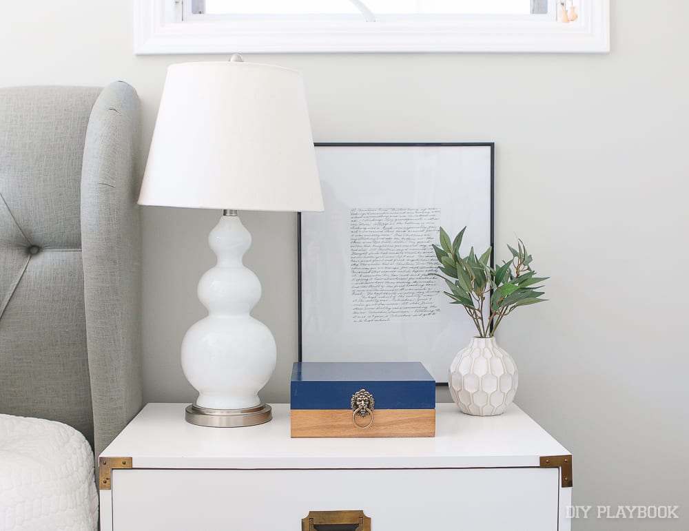 Propping them up is a quick way to decorate: 6 Ways to Decorate with Picture Frames | DIY Playbook