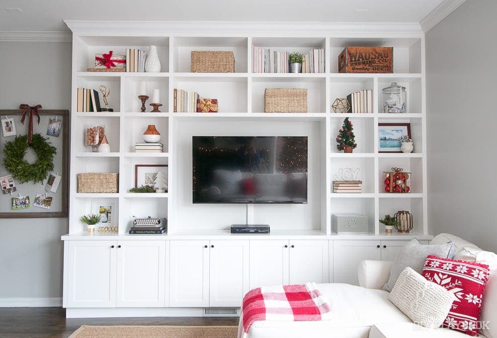 built-ins-christmas-tv