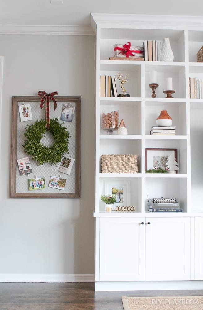 built-ins-christmas-card-display