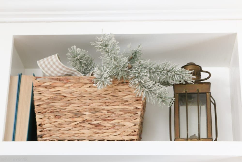 christmas-built-in-basket