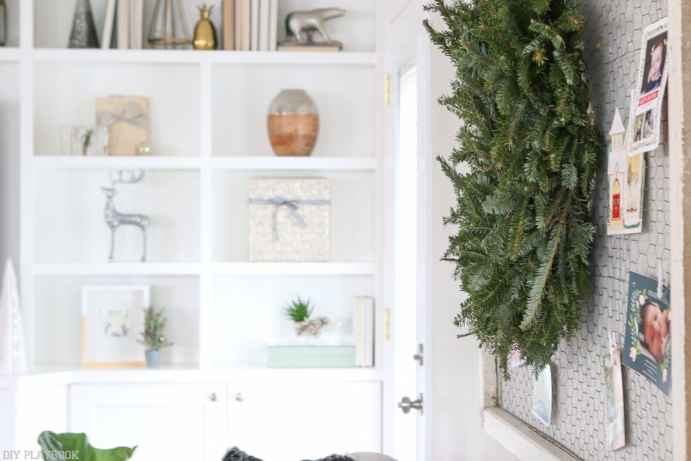 wreath-holiday-built-ins