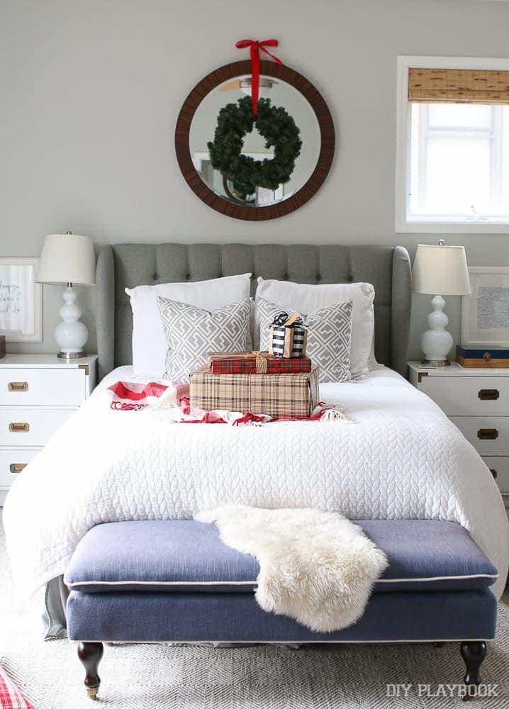 bedroom-christmas-decor-holiday