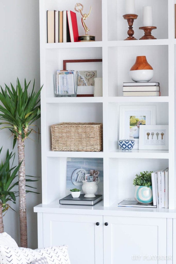 built-ins-shelves-family-room