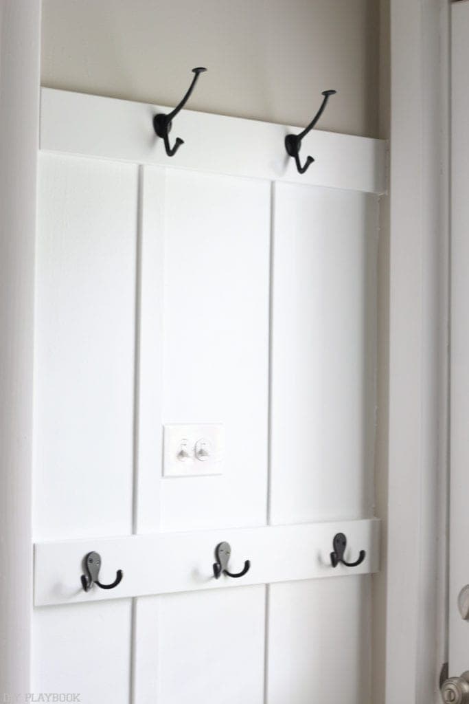 laundry_room_board_and_batten_hooks-9