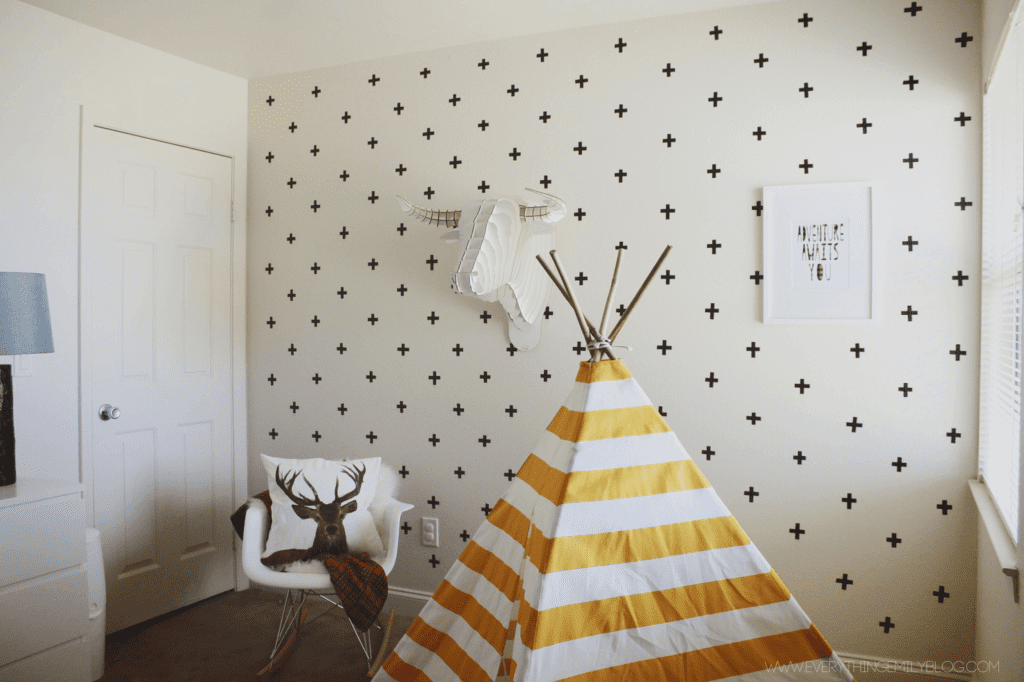 9 Decorating Ideas for Renters: Use Washi tapt to make wall decals. 