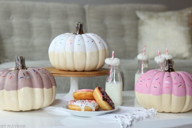 Want your DIY donut pumpkin with chocolate frosting and white icing? We made ours to match the donuts we were serving at our brunch. How cute is this setup?