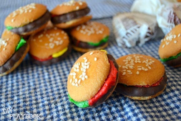 These mini hamburger cookies are perfect Father's Day treats. 